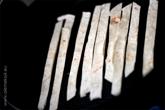 podpiekanie-paskow-tortilli