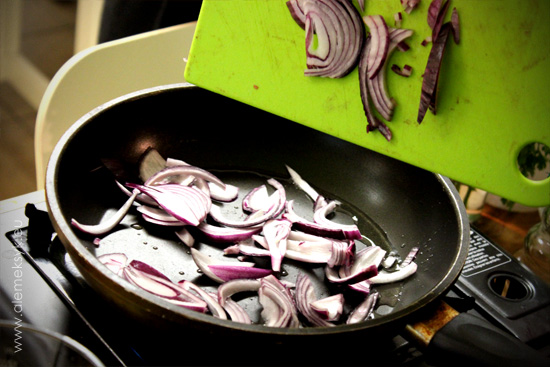 cochinita-pibil-cebula-na-patelni