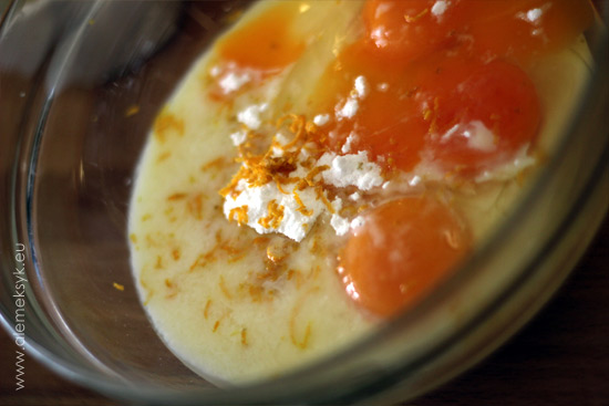 flan-skladniki-w-misce