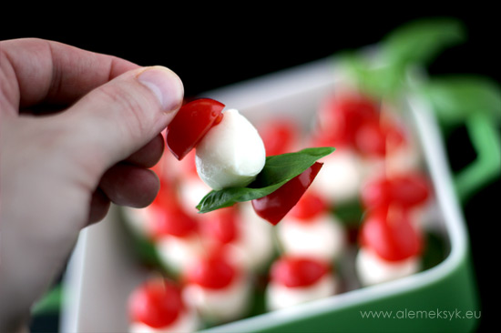 koreczki-caprese-02