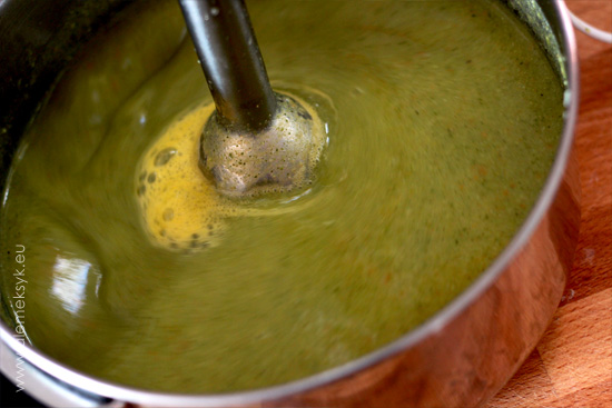 krem-z-brokulow-blendowanie