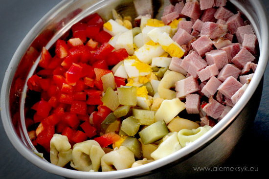 salatka-z-tortellini-skladniki