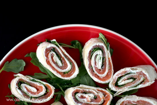 rolsy-z-lososiem-gotowe-male