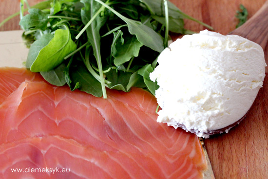 skladniki-rolsy-z-lososiem
