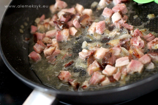 carbonara-boczek-cebula-wino