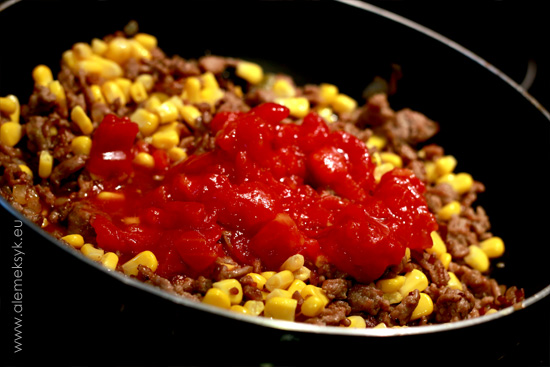 casserole-mieso-z-pomidorami