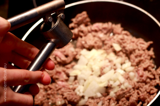 casserole-wyciskanie-czosnku