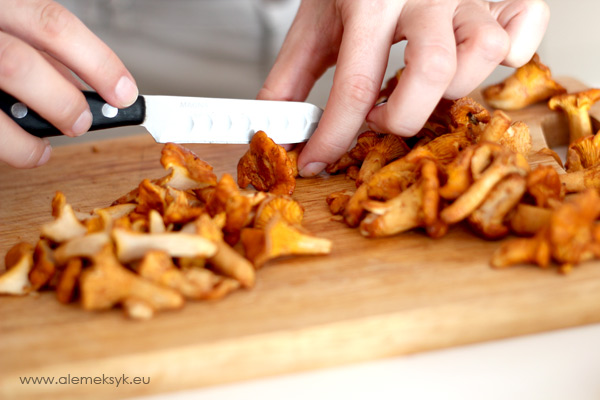 makaron-z-kurkami-krojenie