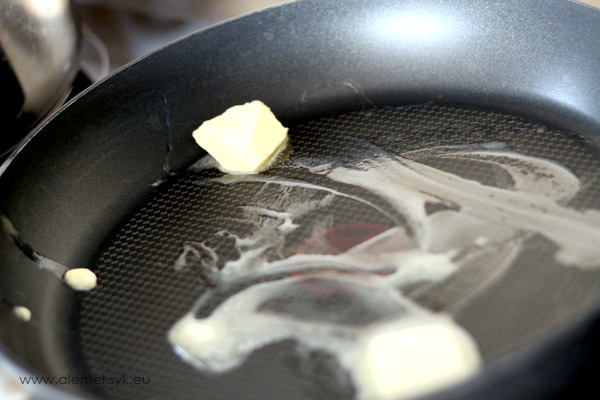 makaron-z-kurkami-maslo