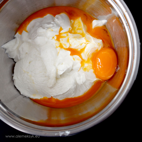 sernik-ser-z-jajkami