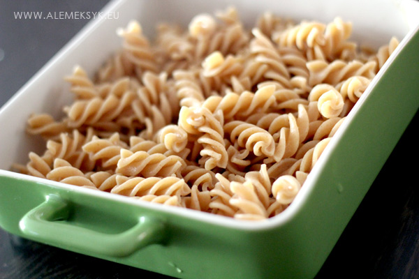 casserole-makaronowe-makaron-w-naczyniu