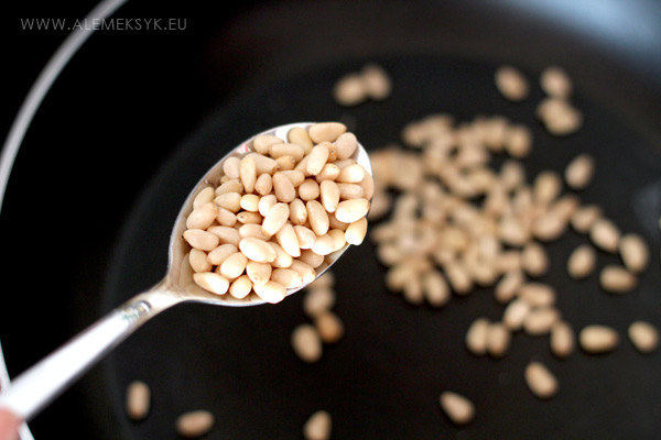 pesto-czerwone-orzechy