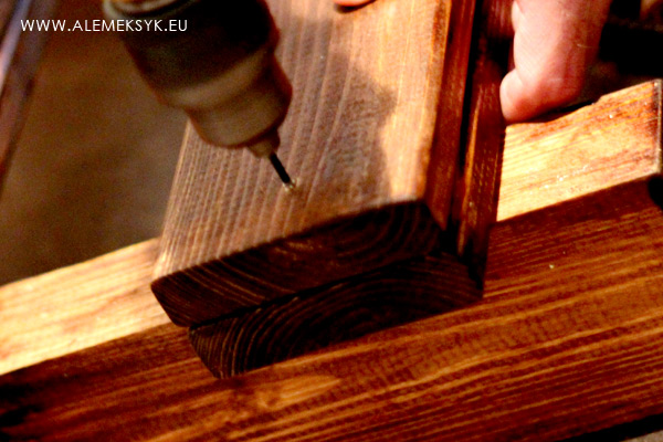 stoliczek-nawiercanie