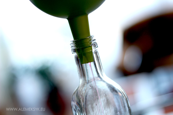 nalewka-wisniowa-filtrowanie-2