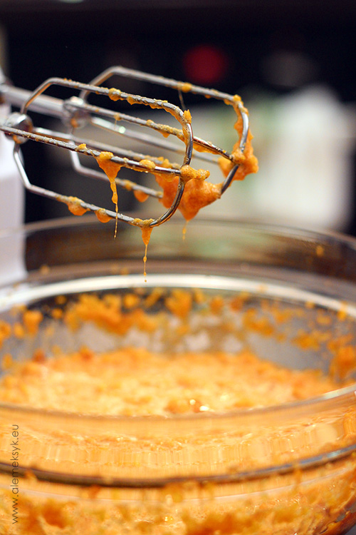 ciasto-dyniowe-miksowanie