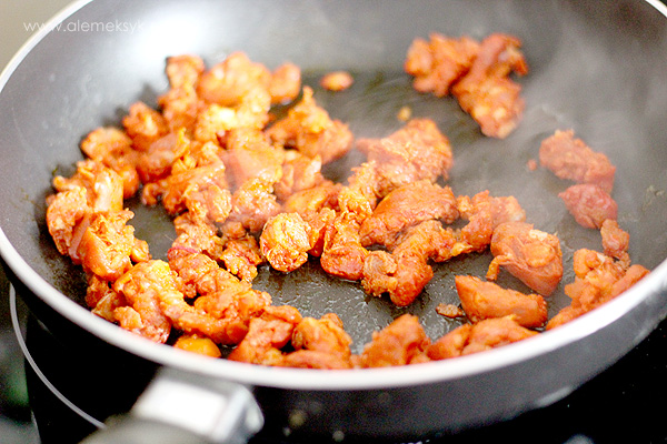 patatas-bravas-chorizo