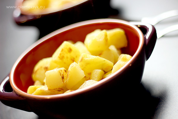 patatas-bravas-ziemniaki-miseczka