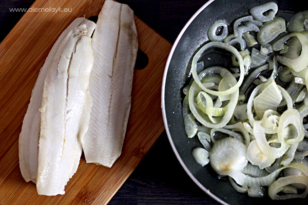 01-sledzie-w-pomidorach