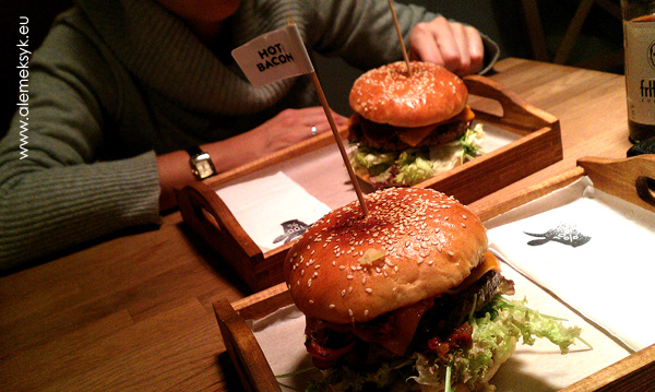 miedzy-bulkami-hamburgery