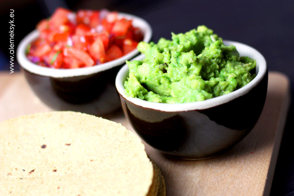 tacos-z-krewetkami-guacamole