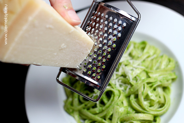 makaron-z-pesto-mieszanie4