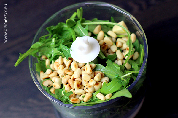 pesto-z-rukoli-blender
