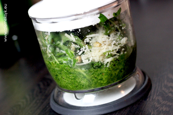 pesto-z-rukoli-blender3