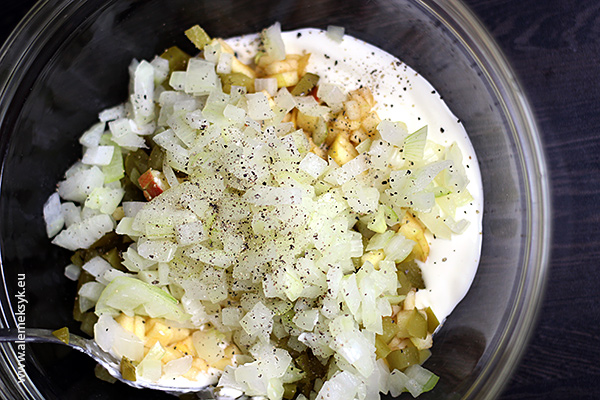 sledzie w smietanie 010