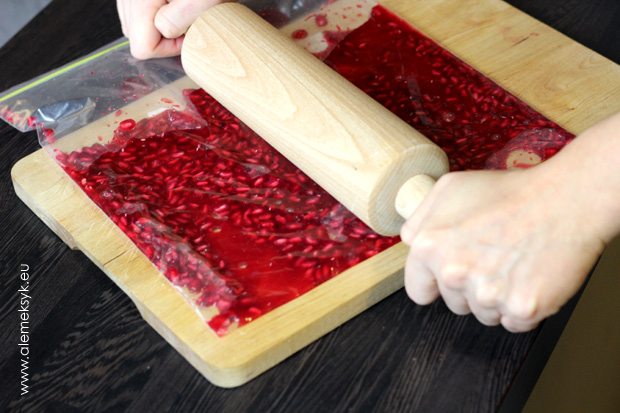 obieranie granat 008