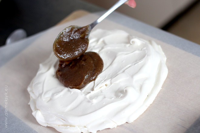 pavlova z kasztanami 015