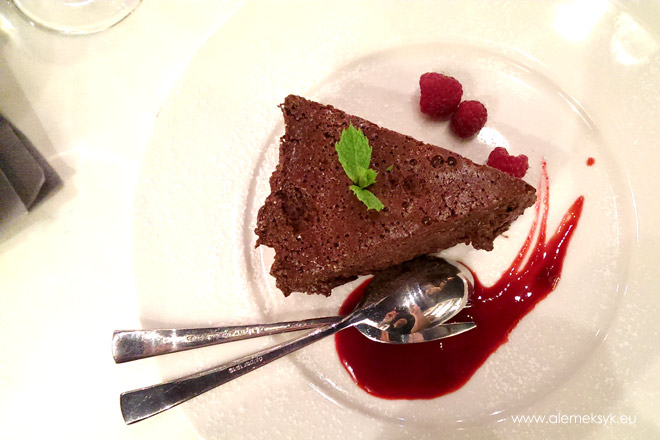 osiem i pol bistro 009