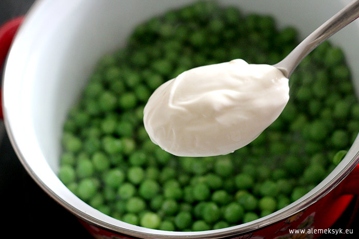 tagliatelle z groszkiem i pomidorkami 004