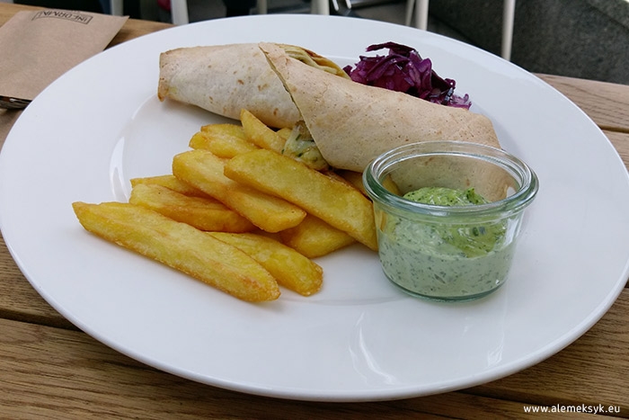 informal kitchen 006