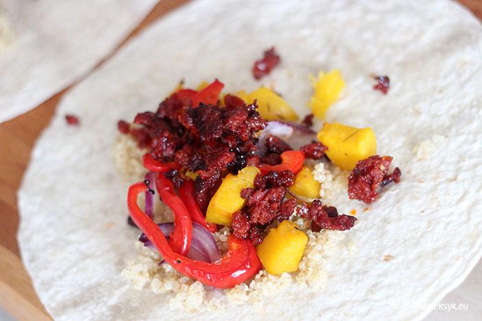 burrito z quinoa i chorizo 014