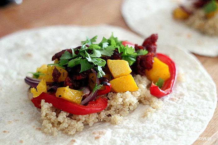 burrito z quinoa i chorizo 015