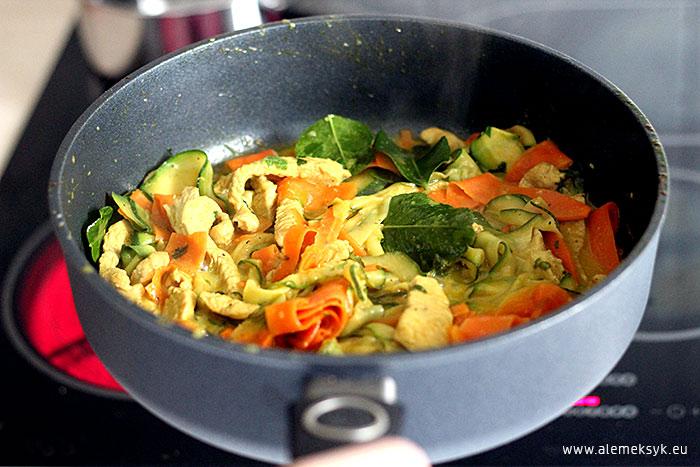 kurczak z cukinia w kokosie 015