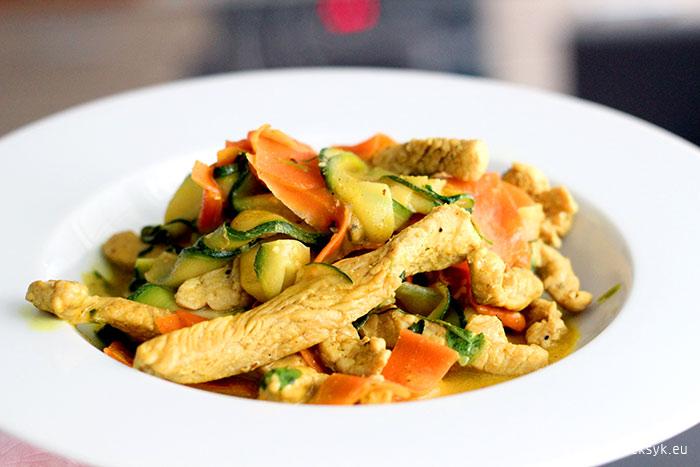 kurczak z cukinia w kokosie 016