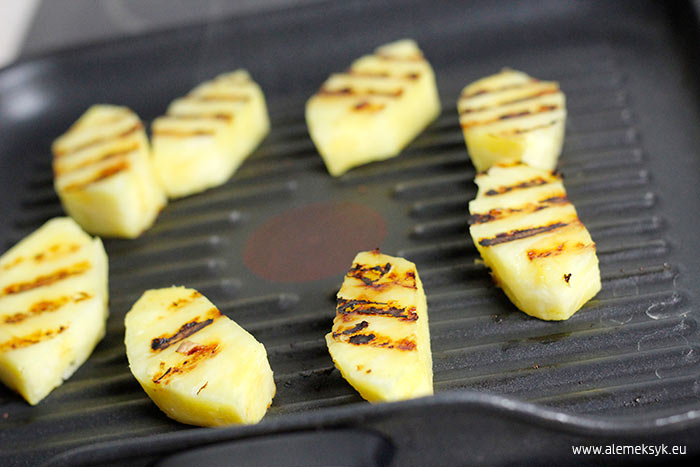 chorizo z ananasem 004