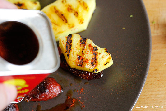 chorizo z ananasem 010