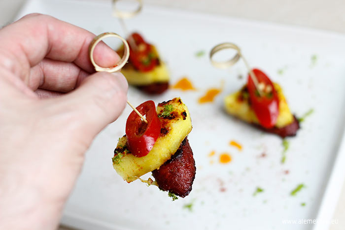 chorizo z ananasem 014