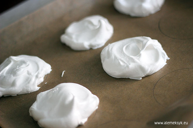 bezy z musem malinowym 002