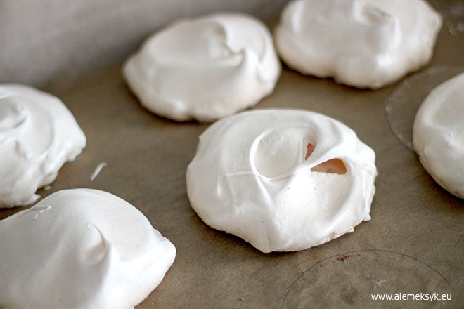 bezy z musem malinowym 004