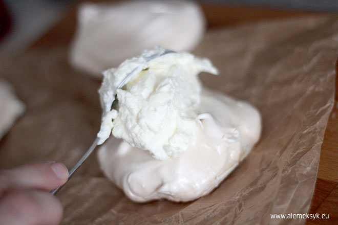 bezy z musem malinowym 013