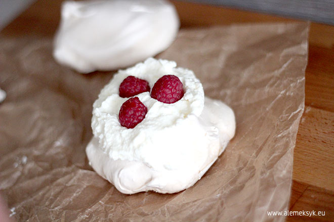 bezy z musem malinowym 014