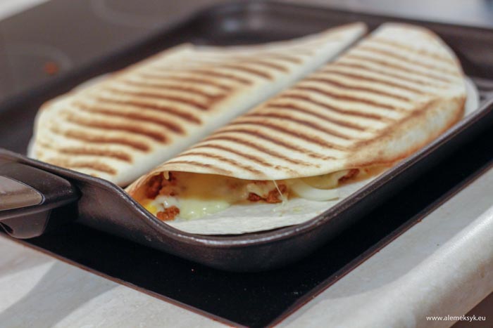quesadilla chorizo 9