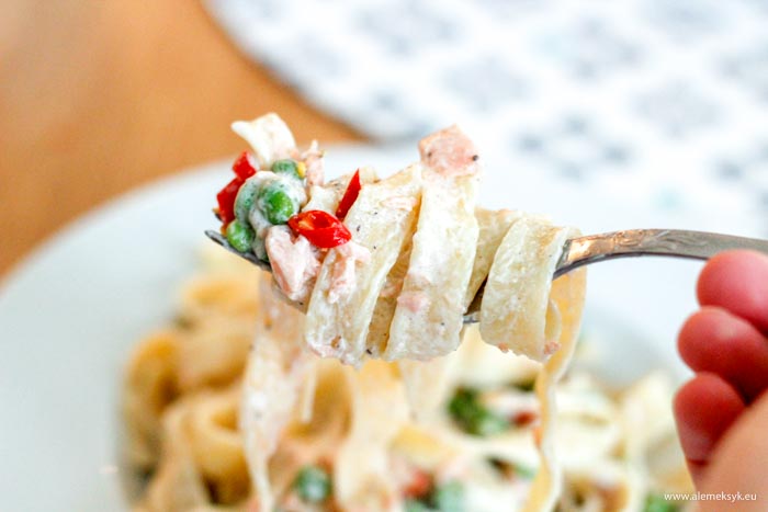 tagliatelle z lososiem i groszkiem 10