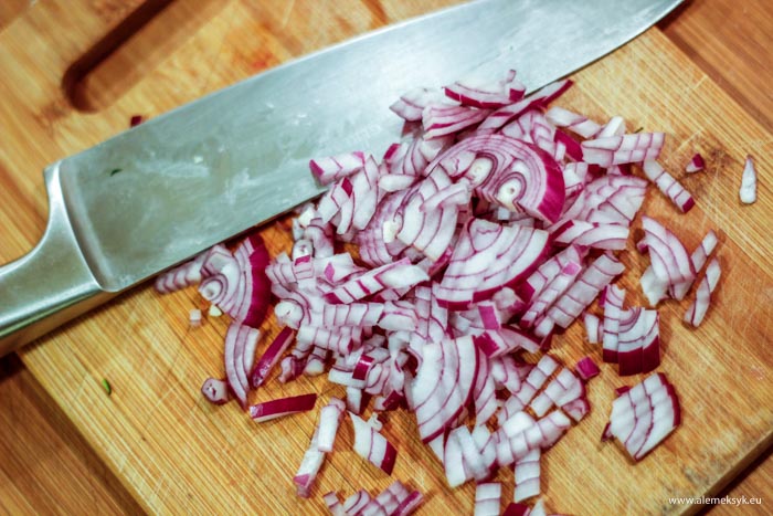 chili z indykiem i cieciorka 700