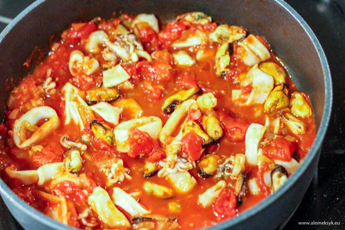 spaghetti z owocami morza 6