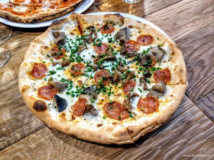tutti santi warszawa pizza 7