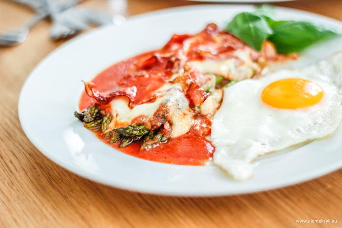 szparagi z pomidorami mozarella 15